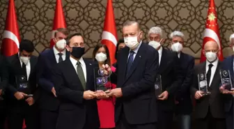 6. Anadolu Medya Ödülleri Töreni, Cumhurbaşkanı Erdoğan'ın katılımıyla Cumhurbaşkanlığı Külliyesi'nde gerçekleştirildi