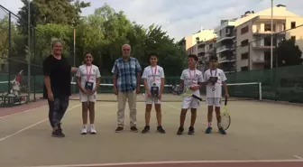 Bostanlıspor tenis 12 yaşta kürsüye çıktı