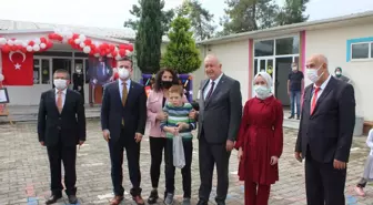 Söğütlü Kaymakamı Gün ve Belediye Başkanı Özten'den okul ziyareti