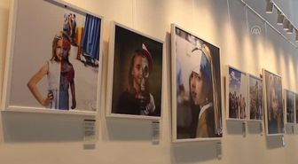 Uğur Gallenkuş'un dijital kolaj sergisi açıldı