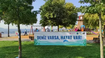 Caddebostan Sahili'nde temizlik etkinliği yapıldı