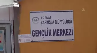 Hayırseverlerin desteğiyle çocuklara camiyi sevdirmek için çalışıyor