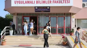 Akdeniz Üniversitesinde eğitim alınan Kovid-19 önlemleriyle başladı