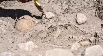 Domuztepe Höyüğü'nde Orta Çağ Dönemi'ne ait çocuk iskeleti bulundu