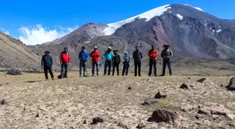 Huzura kavuşan Ağrı Dağı'nın Iğdır rotası da doğaseverlerin uğrak yeri oldu