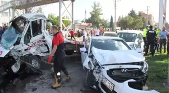 FRENİ BOŞALAN TIR 6 ARACI BİÇTİ, ORTALIK SAVAŞ ALANINA DÖNDÜ; KAZA KAMERADA - RÖP EKİYLE