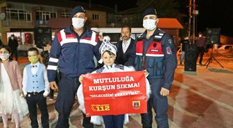 Son dakika haberleri... Seyitgazi İlçe Jandarma Komutanlığı düğün ziyaretlerine eli boş gitmiyor