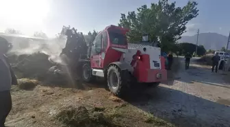 Erzincan'da bir samanlık yandı