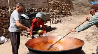 Gaziantep'te üzümden yapılan tatlı tarhana mesaisi başladı