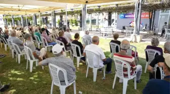 Mersin Büyükşehir, Alzheimer Günü'nde de Yaş Almışların Yanında