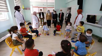 Vali Aydoğdu'nun eşi Emine Aydoğdu'dan özel eğitim anaokuluna ziyaret