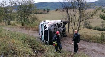 Ambulans ile otomobilin çarpıştığı kazada 5 kişi yaralandı