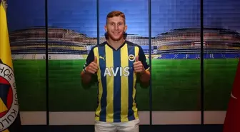 Burak Kapacak kimdir? Burak Kapacak kaç yaşında, nereli, hangi mevkide oynuyor, hangi takımda? Burak Kapacak biyografisi!
