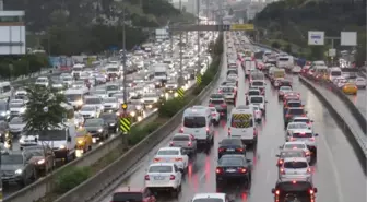 İstanbul'da yağmur trafiği! Yoğunluk yüzde 71'e ulaştı
