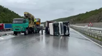 SAMSUN'DA TIR İLE KAMYON ÇARPIŞTI: 2 YARALI