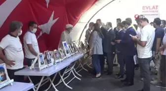 Sur İlçe Kaymakamı Çiftçi'den evlat nöbetindeki ailelere destek