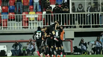 Süper Lig: Altay: 2 - Beşiktaş: 1 (Maç sonucu)