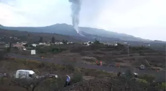 Kanarya Adaları'nda Cumbre Vieja yanardağından çıkan lavlar denize yaklaştı