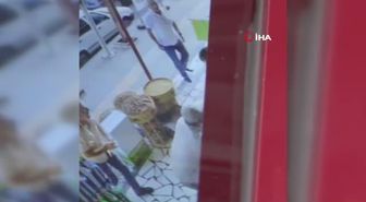 Asansörde tartıştığı komşunu sokakta silahla ağır yaraladı