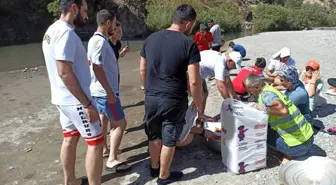 Gençler Şenoba'da rafting öğreniyor