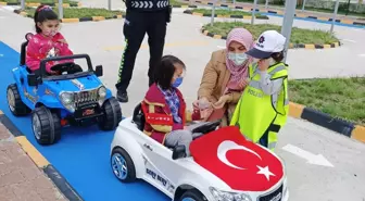 Tokat'ta anaokulu öğrencilerine uygulamalı trafik eğitimi verildi