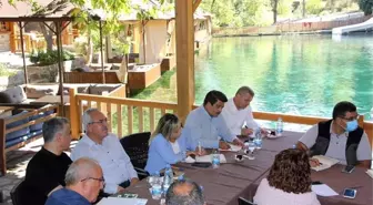 Beşkonak Bölge Muhtarları ile Kamu Hizmetleri Değerlendirme Toplantısı