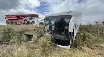 KASTAMONU - Yolcu otobüsü ile minibüs çarpıştı, 10 kişi yaralandı