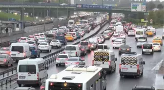 İSTANBUL'DA YAĞMUR VE TRAFİK YOĞUNLUĞU (1)