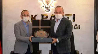 Son dakika: Dışişleri Bakanı Çavuşoğlu, AK Parti İzmir İl Başkanlığını ziyaret etti