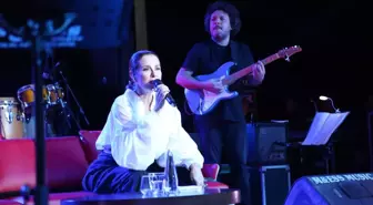 Zuhal Olcay Edirne'de konser verdi