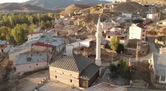 BAYBURT'TA İKİ ASIRLIK ULU CAMİ, ZAMANA MEYDAN OKUYOR