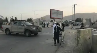 Son Dakika | Kabil'de caminin girişinde düzenlenen bombalı saldırıda 2 kişi öldü, 4 kişi yaralandı