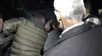 Minibüs ile otomobilin çarpışması sonucu 6 kişi yaralandı