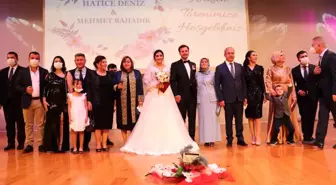 Nikah 30 şahit eşliğinde kıyıldı