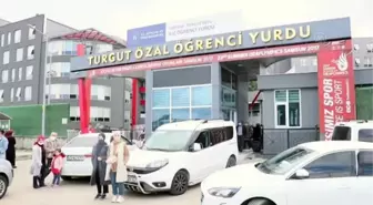 Yurtta kalan üniversite öğrencilerine Kovid-19 aşısı yapılıyor