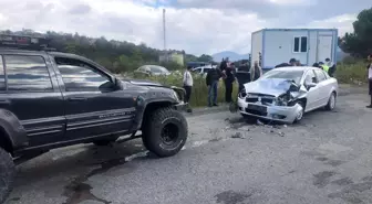 Alaplı'da iki otomobil kafa kafaya çarpıştı: 2 yaralı