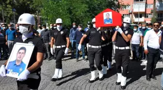 Son dakika haber... Kalp krizi sonucu hayatını kaybeden polis memuru için tören düzenlendi