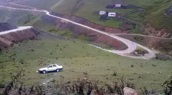 Otomobil dereye yuvarlandı: 1 ölü, 1 yaralı