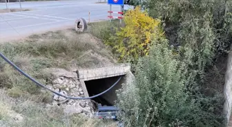 Sinop'ta menfeze devrilen araçtaki 2 kişi yaralandı