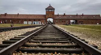 Auschwitz toplama kampına Yahudi karşıtı yazılama yapıldı