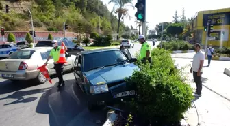 Kırmızı ışıkta durmak için el frenini çekince refüje çıktı