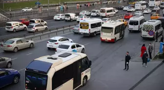 İstanbul'da trafik yoğunluğu yaşanıyor