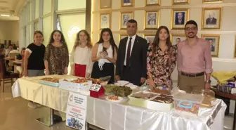 Mersin Barosu sokak hayvanları yararına kermes düzenledi