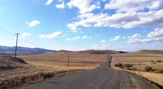 Çiçekdağı ilçesindeki köylerde 5 kilometre asfalt çalışması yapıldı