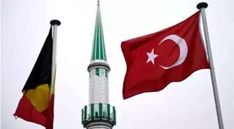 Belçika'da imamlar maaşlarının Türkiye tarafından ödenmesine son verilecek, cami ruhsatı zorlaştırılarak