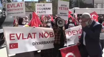 Diyarbakır annelerinden çocukları terör örgütünce dağa kaçırılan ailelere destek