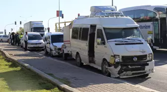 Son dakika haberleri | GAZİANTEP - 9 aracın karıştığı zincirleme trafik kazasında iki kişi yaralandı