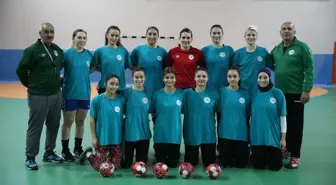 Görele Belediyesi Spor Kulübü hentbol takımı, gençlere ışık oluyor