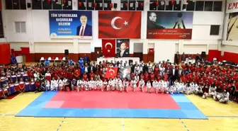 Bayraklı'da kış spor okulları coşkuyla açıldı