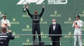 F1'de pilotlar kupalarını aldı